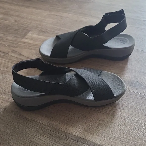 Clarks Cloudsteppers sandals women's 6 black criss-cross adjustable heel strap - Picture 5 of 9